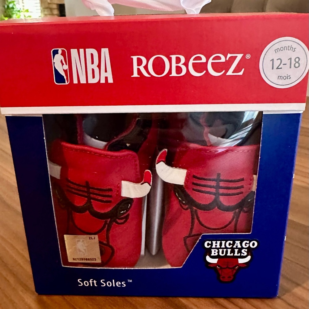 Robeez Baby Shoes - NBA, Chicago Bulls Benny The Bull  SIZE 12-18 M NWT